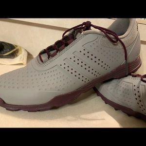Women’s golf shoes
